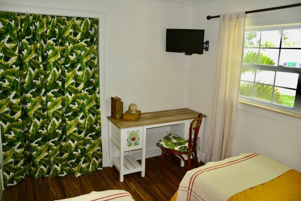 Tropical Retreat Near Beaches, Cruise Terminals Merritt Island Exterior foto