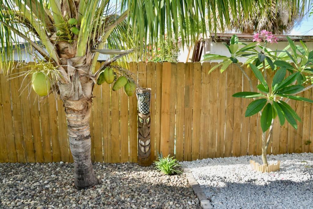 Tropical Retreat Near Beaches, Cruise Terminals Merritt Island Exterior foto
